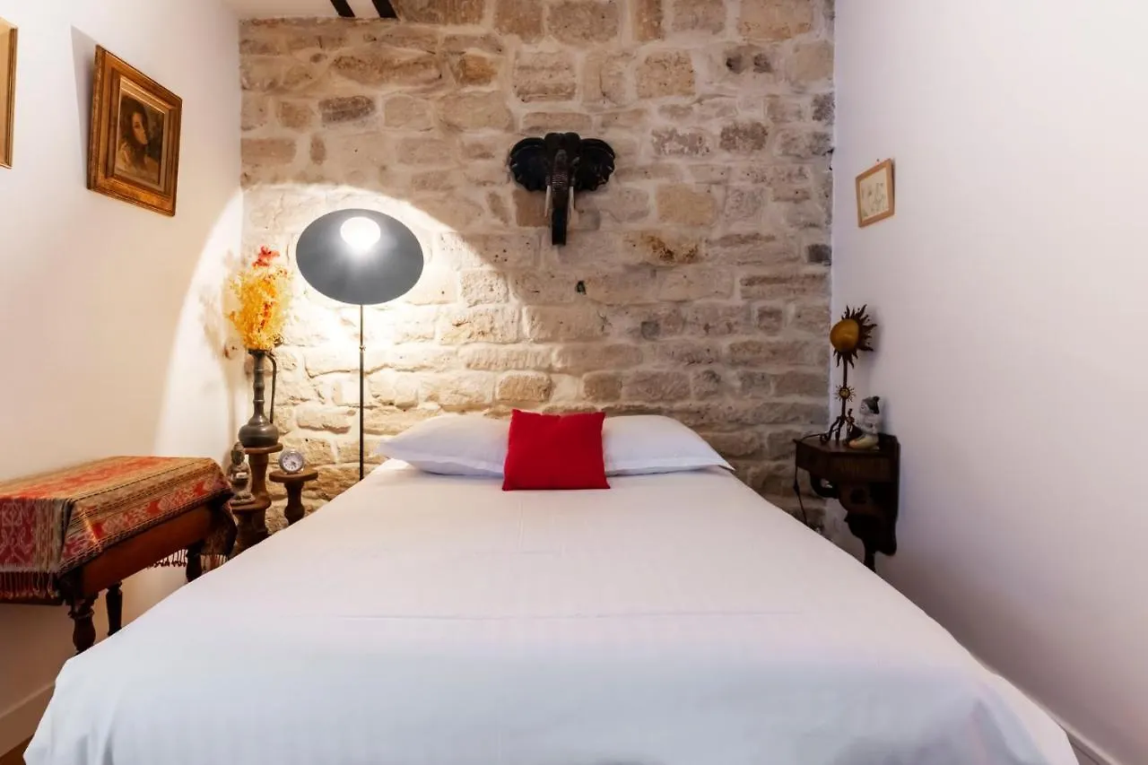 Veeve - Rustic Allure Paris 0*,  France
