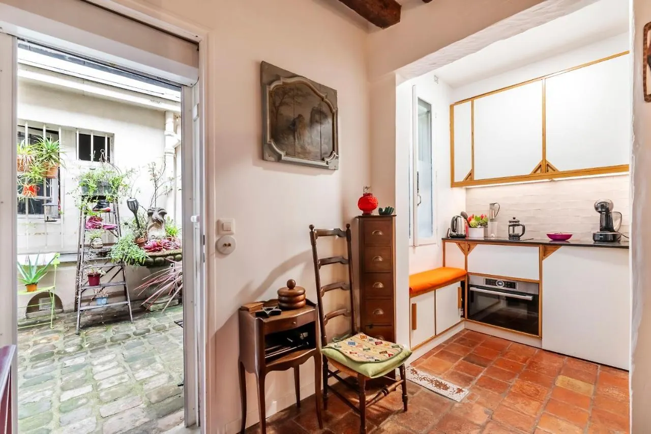 Veeve - Rustic Allure Paris 0*,